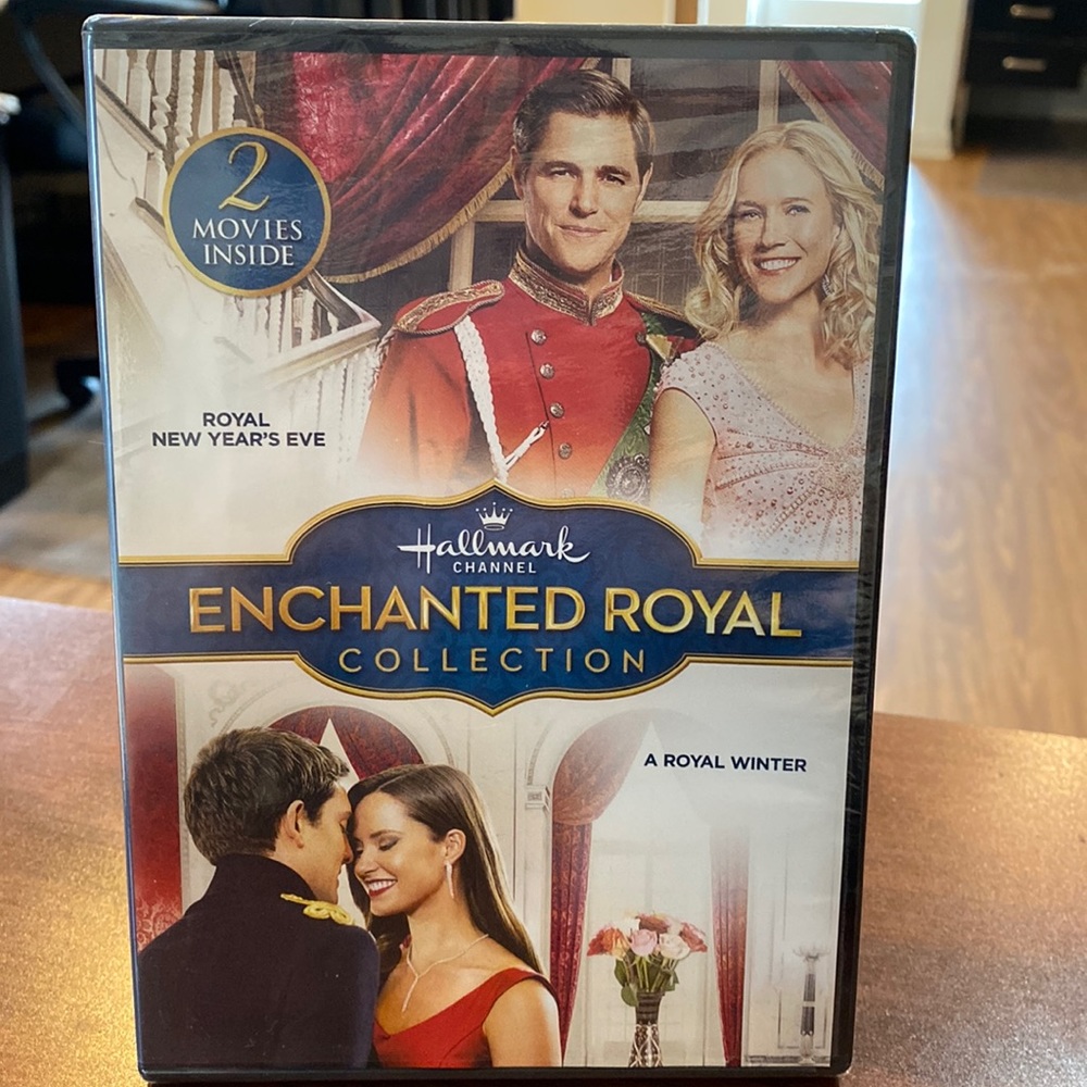 Hallmark 2 pack Enchanted Royal Collection